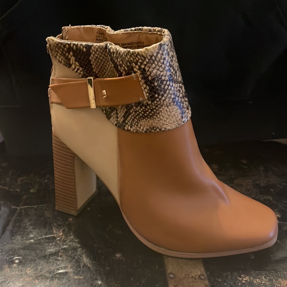 Adorable booties! - Picture 2 of 3